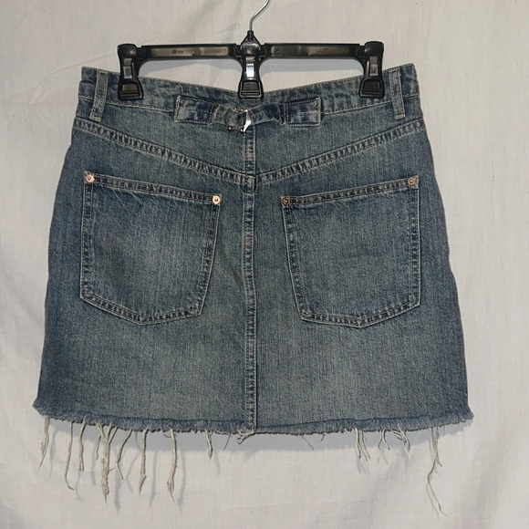 We The Free Free People raw hem denim mini skirt size 27 - Picture 2 of 3